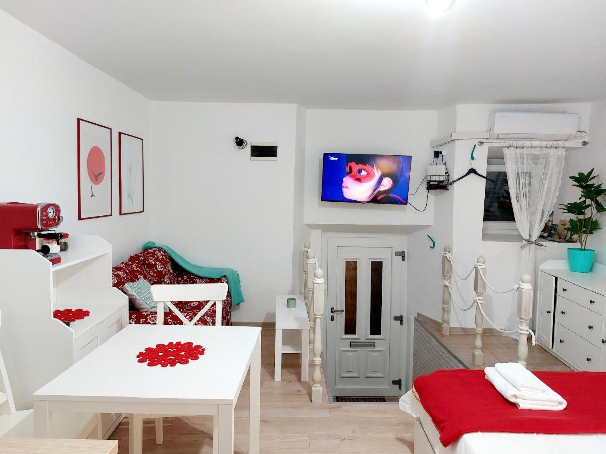 Sha La La - Charming, Unique Studio In A Historic Building Next To A Castle, Wifi, Smart Tv, Washer-Dryer Бакар Экстерьер фото